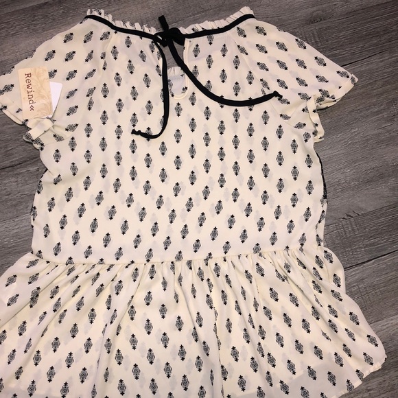 Lacy Black and Tan top with tie up on the back - Picture 6 of 8